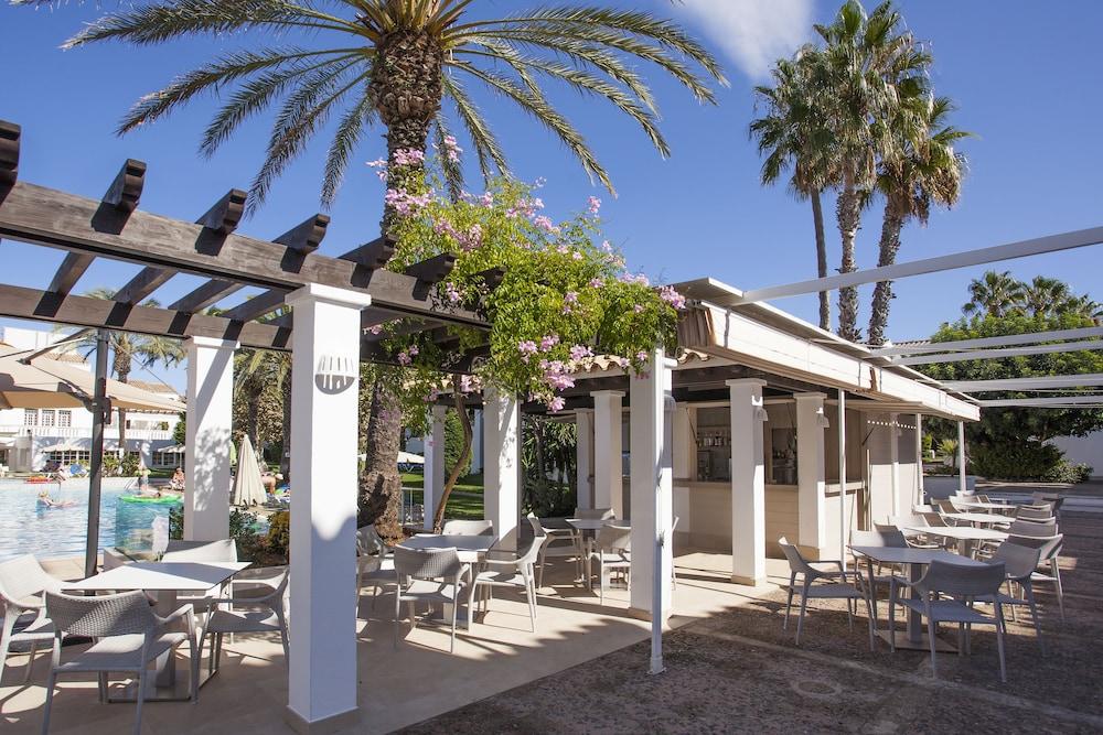 Grupotel Club Menorca Son Xoriguer Exterior foto